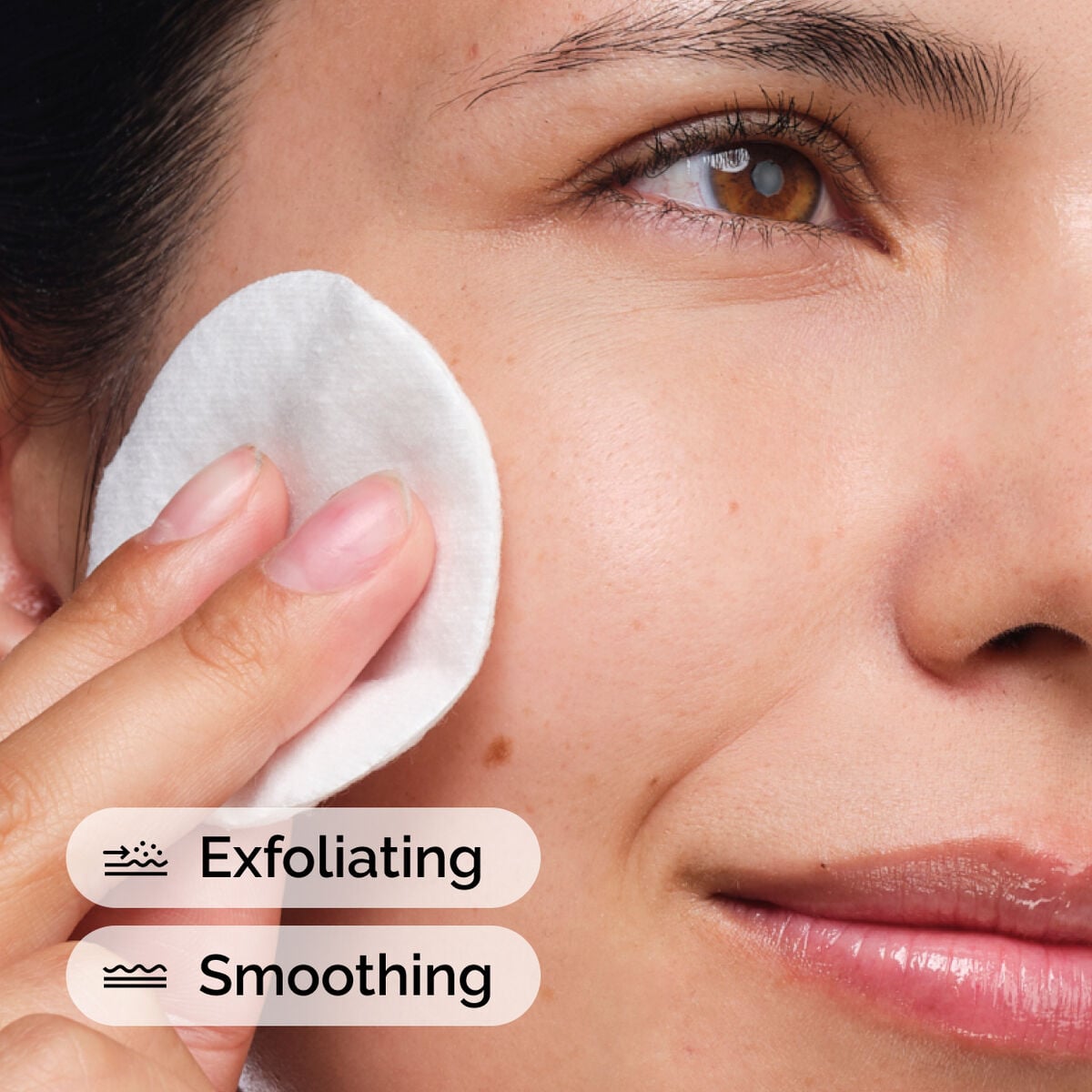 glycolic-acid-7-exfoliating-toner-i2 ord-glycolic-acid-exfoliating-toner-model-application-with-benefits.jpg